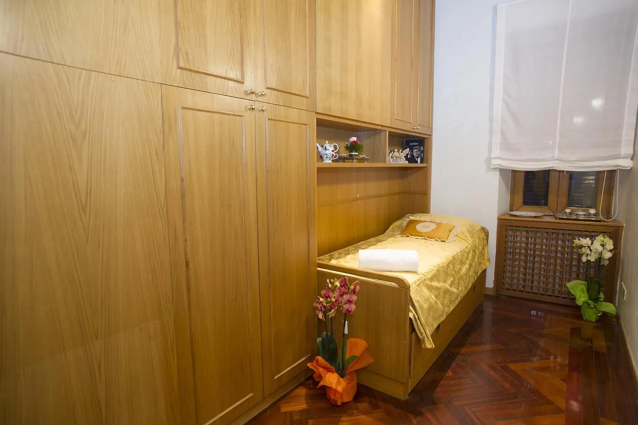 Domus Pellegrino 166 Hotel Rome Guest house